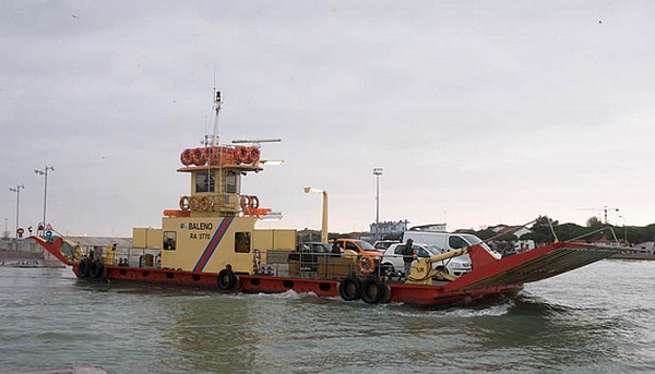 il traghetto Marina di Ravenna - Porto Corsini