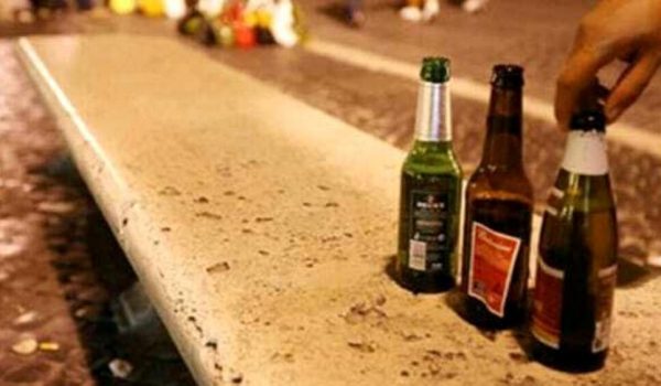 immagine con delle bottiglie