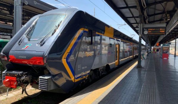 immagine di un treno in stazione